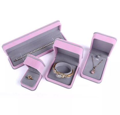 OEM Ring Necklace Packaging Box Pink de Doos ISO9001 van Fluweeljuwelen