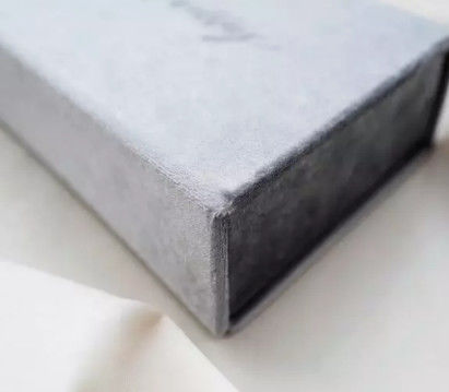 Het magnetische Fluweeljuwelen Verpakkingsdoos CMYK In reliëf maken met Lint