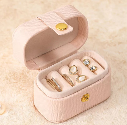 ODM Mini Travel Jewelry Box Organizer maakt Pu-Leer Draagbare SGS in reliëf
