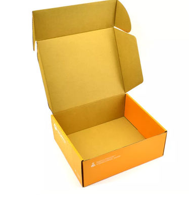 De Autodelen die van CMYK Vakje Document verpakken die Oranje Douaneembleem BSCI vernissen